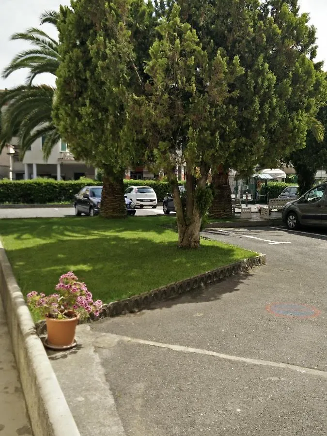 Delfino Blu Apartment San Bartolomeo Al Mare Italy